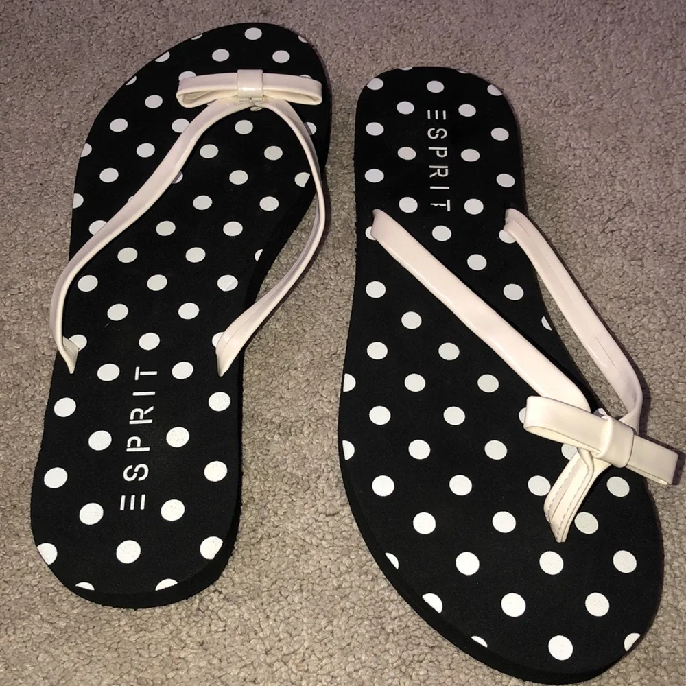 Esprit Women’s size 9 Flip Flops Polka Dots‎ Black White NWOT